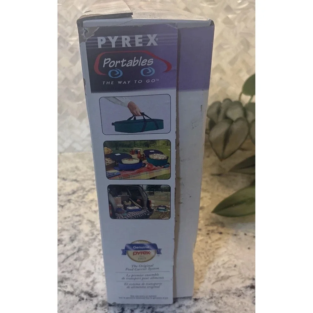 NOS Vintage 1997‎ New Open Box PYREX Portable Insulated Carrier w/ Pyrex Dish